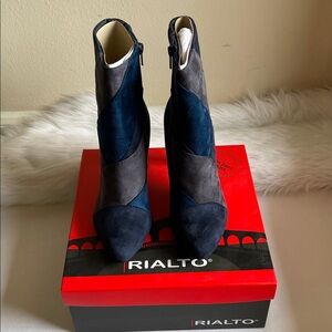 Rialto Women's Navy Multi / Suedette Ankle Booties Size 8.5M. Brand New With box